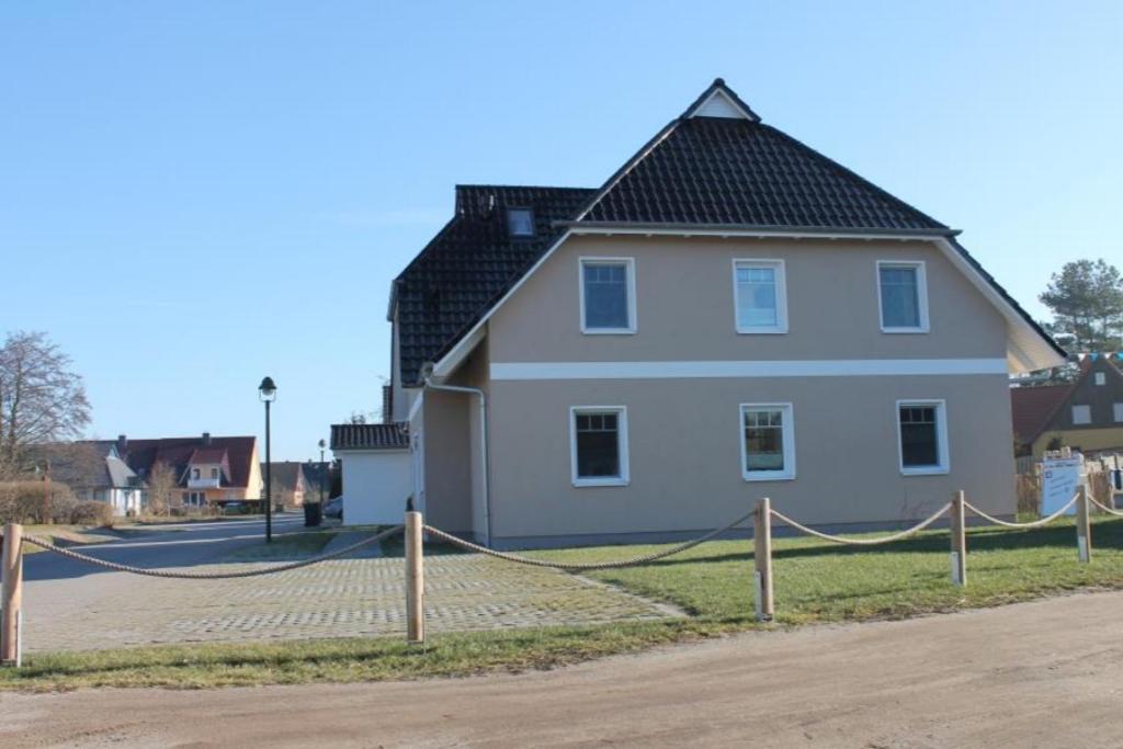 F 86 In Appartement *